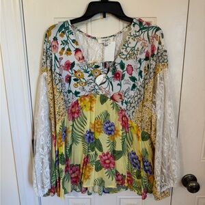 Umgee Lace & Floral Babydoll Top NWT